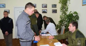 Юнаки 2009 року народження мають стати на військовий облік до 31 липня 2026 року Військовий облік у 17 років: кому потрібно прийти в ТЦК до кінця липня
