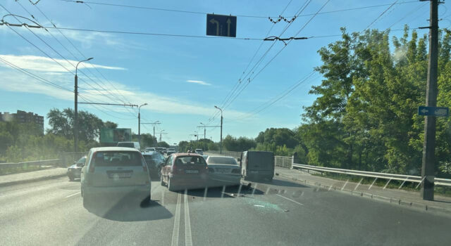 На Ковельській у Луцьку зіткнулись чотири автівки На-Ковельській-у-Луцьку-зіткнулись-чотири-автівки