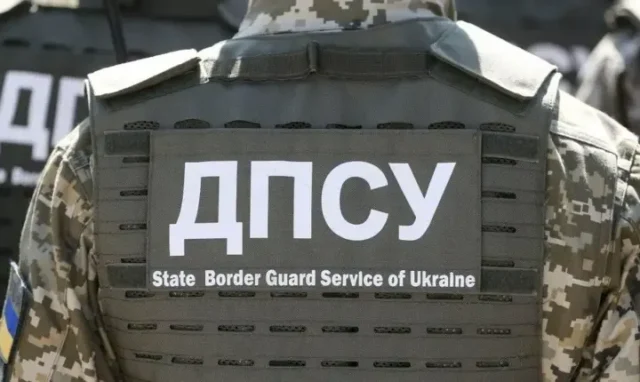 Зростання кількості перетинів кордону України: нові дані від ДПСУ У-ДПСУ-розповіли,-де-зараз-найбільші-черги-на-кордоні-та-скільки-людей-їдуть-з-України