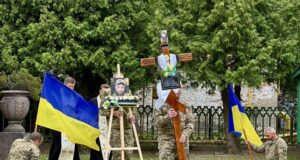 Нововолинська громада провела в останню путь Захисника Олександра Обабка Нововолинці-назавжди-попрощалися-з-Героєм-Олександром-Обабком