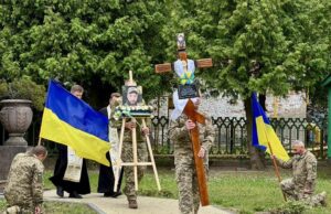 Нововолинська громада провела в останню путь Захисника Олександра Обабка Нововолинці-назавжди-попрощалися-з-Героєм-Олександром-Обабком