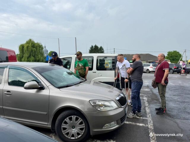 Ветерани Нововолинська проводять рейд для захисту місць паркування для осіб з інвалідністю У-Нововолинську-провели-інформаційний-рейд-щодо-паркування-на-місцях-для-людей-з-інвалідністю
