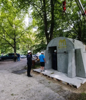 Естонія-встановила-перше-модульне-укриття-за-українським-дизайном Естонія-встановила-перше-модульне-укриття-за-українським-дизайном