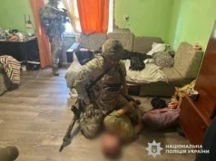 В Ужгороді спецпризначенці затримали чоловіка, який тримав у заручниках родину В Ужгороді спецпризначенці затримали чоловіка, який тримав у заручниках родину