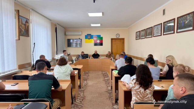 Підготовка до 60-ї сесії Нововолинської міської ради: робота комісій Підготовка-до-чергової-сесії:-депутати-працюють-на-комісіях