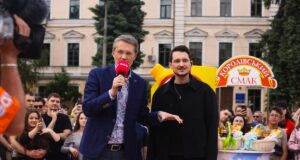Співак Dima Prokopov повернувся на “Караоке на майдані”: переможець 2017 року пригадав свій тріумф Співак-dima-prokopov-повернувся-на-“Караоке-на-майдані”:-переможець-2017-року-пригадав-свій-тріумф