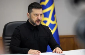 Зеленський зняв захист із російської мови Зеленський зняв захист із російської мови