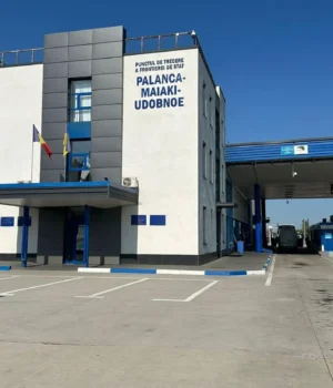 На кордоні з Молдовою тимчасово зупинив роботу пункт пропуску Паланка
