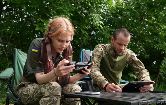 Міністерство оборони України запроваджує нові винагороди для військовослужбовців за контрактами До 100 тисяч гривень: які доплати будуть військовим з новими контрактами ЗСУ