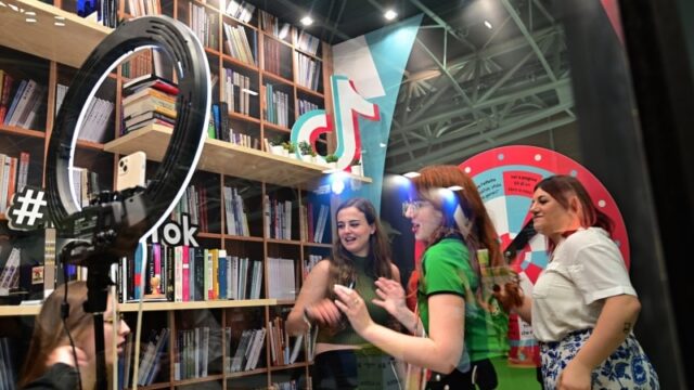 Дослідження впливу ботів і маніпуляцій у соцмережах: погляд Юлії Дукач «Шпигун-у-кишені»-та-«чорна-конячка»-пропаганди:-чи-справді-telegram-і-tiktok-стали-найнебезпечнішими-платформами.