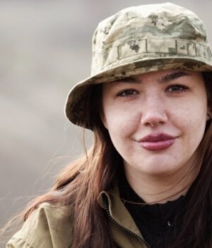 «Це-помста»:-історія-22-річної-операторки-fpv,-яка-пішла-на-фронт-після-загибелі-чоловіка «Це-помста»:-історія-22-річної-операторки-fpv,-яка-пішла-на-фронт-після-загибелі-чоловіка