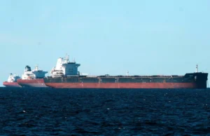 Британія перехопила російський танкер у Ла-Манші: новий удар по ресурсах РФ Британія-перехопила-російський-танкер-"тіньового-флоту"-в-протоці-Ла-Манш
