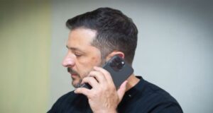 Зеленський провів телефонну розмову з Трампом Зеленський-провів-телефонну-розмову-з-Трампом
