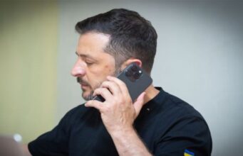 Зеленський провів телефонну розмову з Трампом Зеленський-провів-телефонну-розмову-з-Трампом
