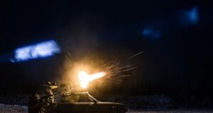 У Києві лунають вибухи, працює ППО, є постраждалий У-Києві-лунають-вибухи,-працює-ППО,-є-постраждалий