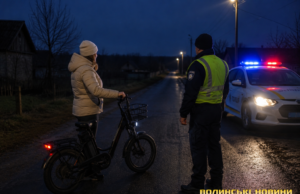 Випила вина в гостях: вчительку з Волині оштрафували за їзду на електроровері під градусом Випила-вина-в-гостях:-вчительку-з-Волині-оштрафували-за-їзду-на-електроровері-під-градусом