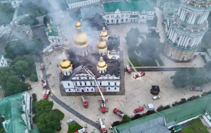 Києво-Печерська лавра закрита для відвідувачів після нічного обстрілу Києво-Печерську лавру закрили для відвідувачів, Епіфаній відреагував на удар РФ