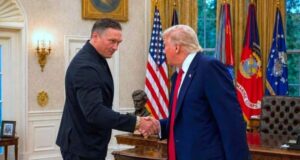 Олександр Усик зустрівся з Дональдом Трампом, Зеленський підписав закон про українську мову та новини з... Радіо-Свобода-weekly:-Усик-зустрівся-з-Трампом-і-був-вражений-Пентагоном