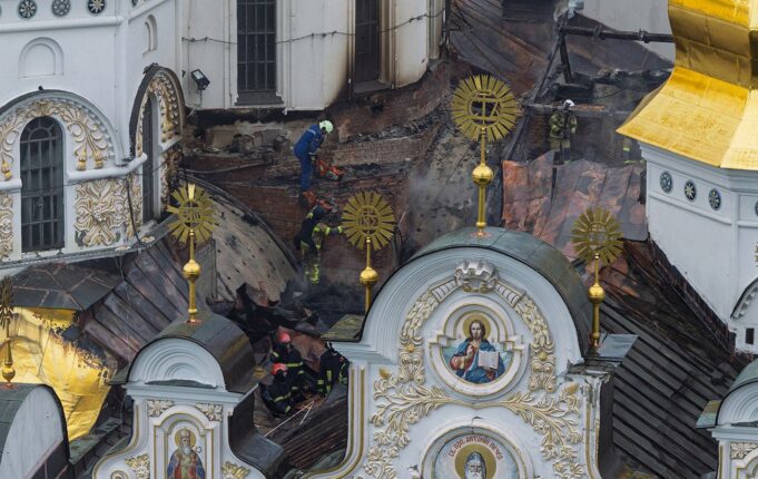 Зеленський обговорив удар по Києво-Печерській Лаврі з Вселенським патріархом Варфоломієм “Це варварство”: Зеленський розповів про реакцію Вселенського патріарха на удар по Лаврі