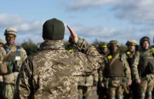 В Україні запроваджено нові контракти на військову службу з чіткими термінами В Україні запустили контракти з термінами служби: хто може їх укласти та які умови