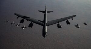 В США на військовій базі розбився бомбардувальник B-52, загинуло 8 осіб, – AP В-США-на-військовій-базі-розбився-бомбардувальник-b-52,-загинуло-8-осіб,-–-ap