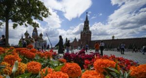 В Москві увесь ранок лунають вибухи: росіяни в паніці, аеропорти паралізовані, а на НПЗ пожежа (фото, відео) В Москві-увесь-ранок-лунають-вибухи:-росіяни-в паніці,-аеропорти-паралізовані,-а на НПЗ-пожежа-(фото,-відео)