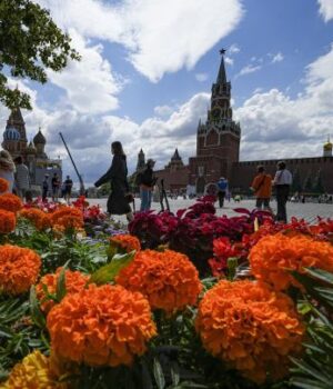 В Москві-увесь-ранок-лунають-вибухи:-росіяни-в паніці,-аеропорти-паралізовані,-а на НПЗ-пожежа-(фото,-відео) В Москві-увесь-ранок-лунають-вибухи:-росіяни-в паніці,-аеропорти-паралізовані,-а на НПЗ-пожежа-(фото,-відео)