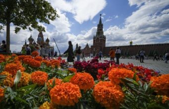 В Москві увесь ранок лунають вибухи: росіяни в паніці, аеропорти паралізовані, а на НПЗ пожежа (фото, відео) В Москві-увесь-ранок-лунають-вибухи:-росіяни-в паніці,-аеропорти-паралізовані,-а на НПЗ-пожежа-(фото,-відео)