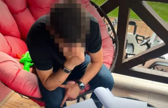Працівнику СБУ оголошено підозру у вимаганні хабаря в 150 тисяч доларів Вимагав-150-тис.-доларів-за-повернення-вилучених-мільйонів-–-працівнику-СБУ-оголошено-підозру