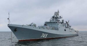 Російський фрегат зробив попереджувальні постріли в бік британської яхти в Ла-Манші Російський-фрегат-зробив-попереджувальні-постріли-в-бік-британської-яхти-в-Ла-Манші