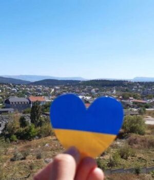 У-Криму-пролунали-вибухи-та-зникло-світло:-повідомляють-про-атаку-дронів У-Криму-пролунали-вибухи-та-зникло-світло:-повідомляють-про-атаку-дронів