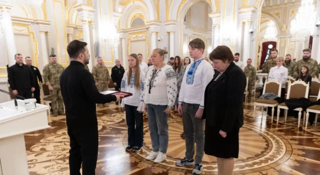 Зеленський розповів, як часто плаче під час війни Зеленський розповів, як часто плаче під час війни