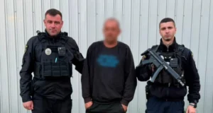 У Бучі поліція затримала чоловіка за підозрою у сексуальному насильстві над дитиною У Бучі поліція затримала чоловіка за підозрою у сексуальному насильстві над дитиною