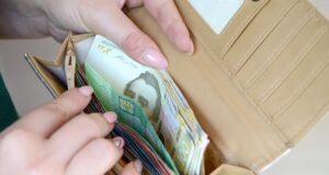 Скільки зароблятимуть українці у наступні три роки: уряд оновив прогноз Скільки-зароблятимуть-українці-у-наступні-три-роки:-уряд-оновив-прогноз