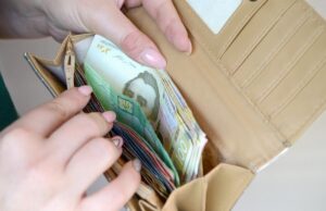 Скільки зароблятимуть українці у наступні три роки: уряд оновив прогноз Скільки-зароблятимуть-українці-у-наступні-три-роки:-уряд-оновив-прогноз