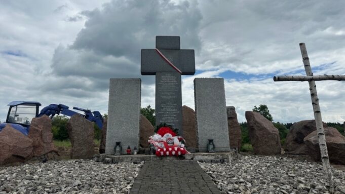 У Гуті Пеняцькій тривають ексгумаційні роботи: знайдено першу могилу Могили-Гути-Пеняцької:-результати-ексгумації.-Хто-відповідальний-за-вбивство-жителів-села-у-1944-році