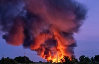 Пожежа на складі поблизу Шебекіно: причини та наслідки Поблизу-шебекіного-на-бєлгородщині-спалахнула-пожежа-на-складі-після-повідомлень-про-проліт-дрона