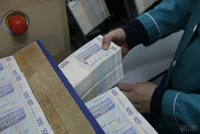 Кабмін оновив правила виплат для постраждалих через війну Кабмін оновив правила виплат для постраждалих через війну