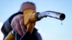 Дефіцит пального в Росії: наслідки атак на нафтову інфраструктуру Російське-літо-без-бензину.-Як-Москва-та-інші-регіони-вчаться-жити-з-дефіцитом-палива