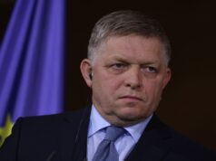 Словаччина пропонує пряму лінію зв’язку між Україною та Росією Фіцо хоче організувати пряму лінію зв’язку між Україною та РФ