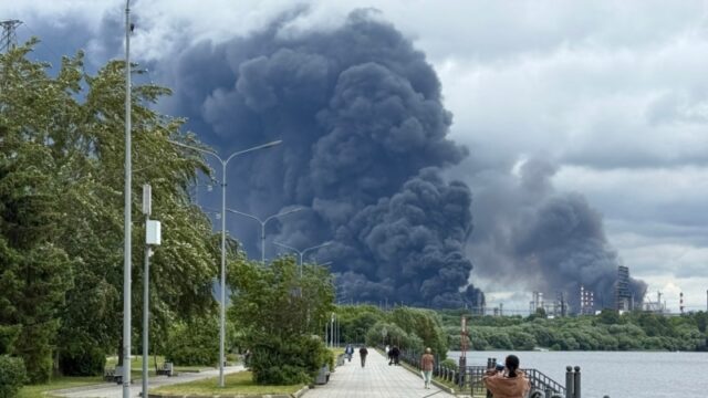 Атаки на російські НПЗ призводять до дефіциту пального в країні «Найжорсткіша-криза-за-час-війни»:-як-удари-України-по-НПЗ-вдарили-по-паливному-ринку-Росії