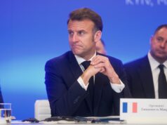 Трамп і Путін обговорювали території України на зустрічі в Анкориджі Трамп був готовий здати Україну Путіну на Алясці, – Макрон
