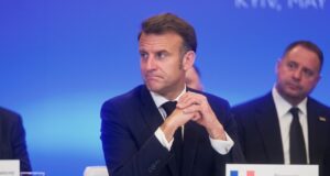 Трамп і Путін обговорювали території України на зустрічі в Анкориджі Трамп був готовий здати Україну Путіну на Алясці, – Макрон