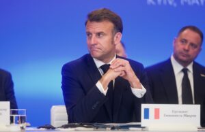 Трамп і Путін обговорювали території України на зустрічі в Анкориджі Трамп був готовий здати Україну Путіну на Алясці, – Макрон