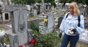 Активісти відновлюють пам’ять про воїнів Української галицької армії в Чехії Лист-на-могилі-і-знахідка-у-замку:-як-у-Чехії-шукають-та-рятують-забуті-могили.