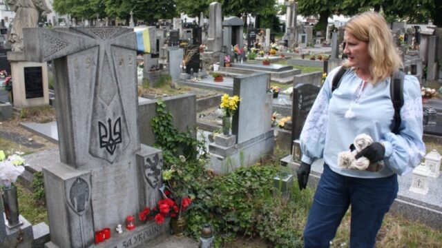 Активісти відновлюють пам’ять про воїнів Української галицької армії в Чехії Лист-на-могилі-і-знахідка-у-замку:-як-у-Чехії-шукають-та-рятують-забуті-могили.