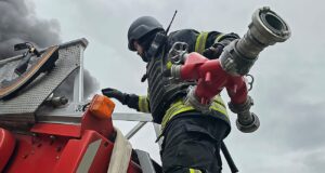 Авіаудар по Харкову: п’ятеро постраждалих внаслідок атаки російських військ Окупанти вдарили КАБами по Харкову, під завалами будинку опинилися люди