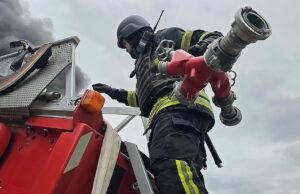 Авіаудар по Харкову: п’ятеро постраждалих внаслідок атаки російських військ Окупанти вдарили КАБами по Харкову, під завалами будинку опинилися люди