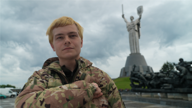 Новозеландський солдат «Ківі»: історія про війну в Україні та нові мрії «Наш-козак»-Він-«Ківі»-із-Нової-Зеландії.-Воює-за-Україну-і-мріє-отримати-український-паспорт