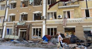 Російська армія намагається прорватися до Слов’янська: останні новини з фронту Мотоцикли,-танк-та-БМП:-армія-РФ-рветься-на-Слов’янськ